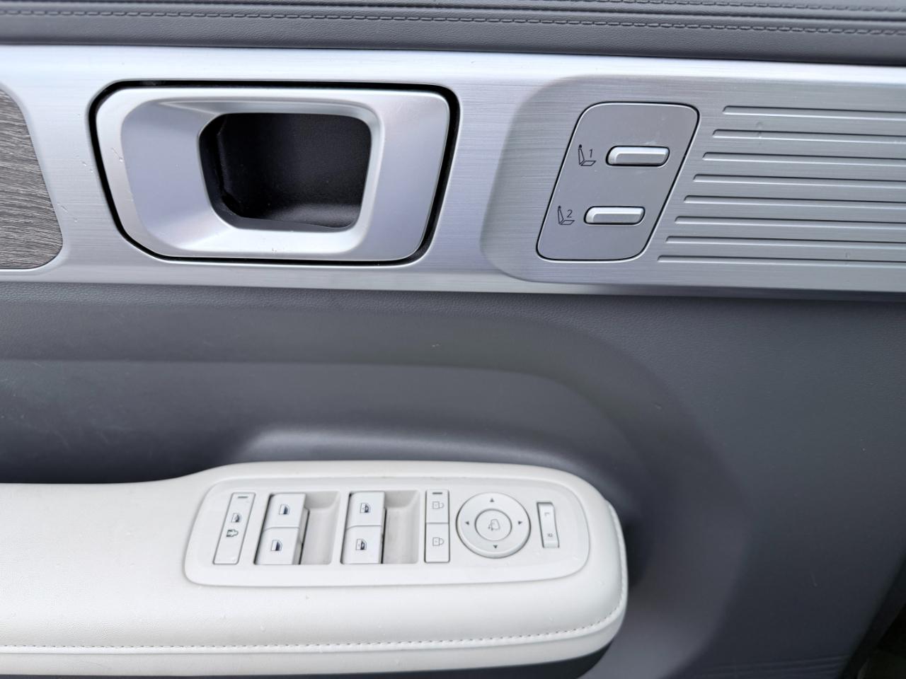 Hyundai Santa Fe Limited FWD 2024