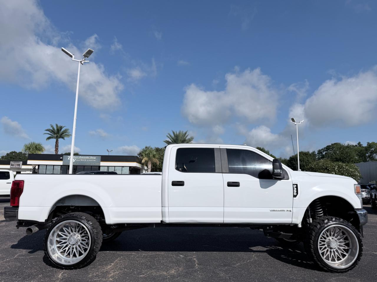 Ford Super Duty F-350 SRW Lariat 4WD Crew Cab 8' Box 2021