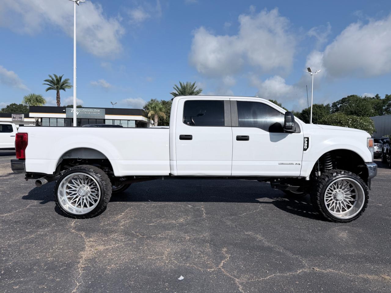 Ford Super Duty F-350 SRW Lariat 4WD Crew Cab 8' Box 2021