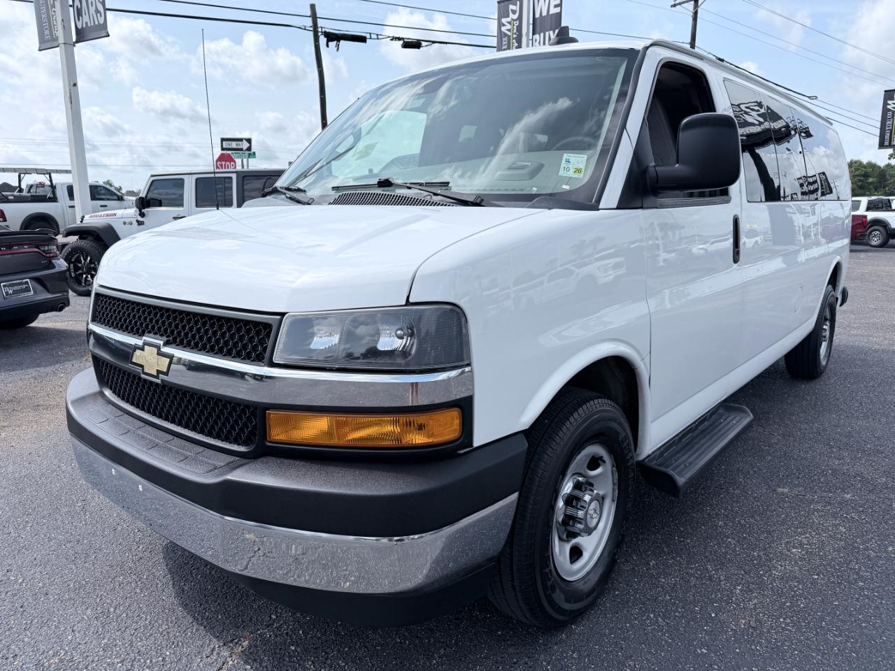 Chevrolet Express Passenger RWD 3500 155" LT 2021