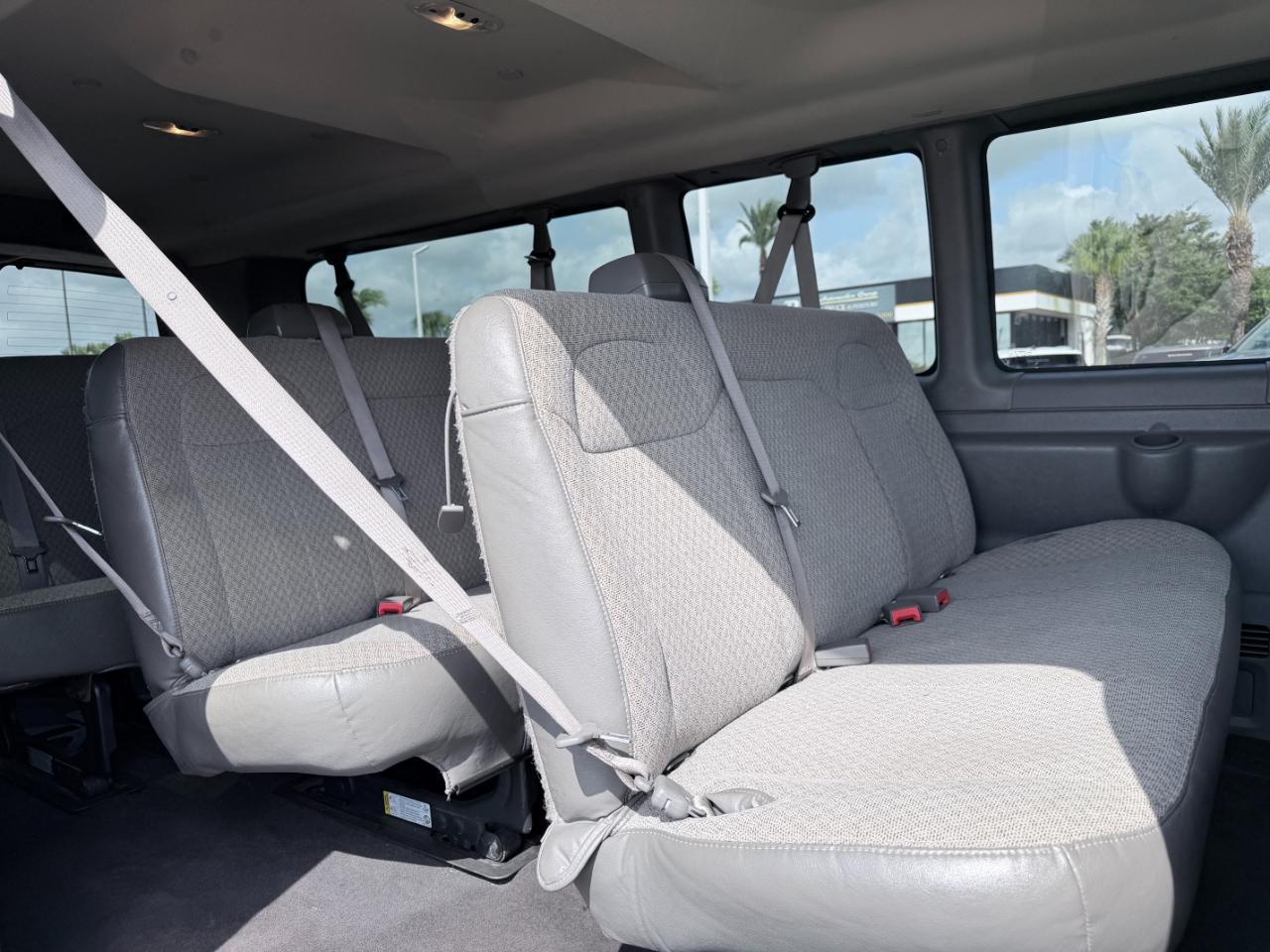 Chevrolet Express Passenger RWD 3500 155" LT 2021