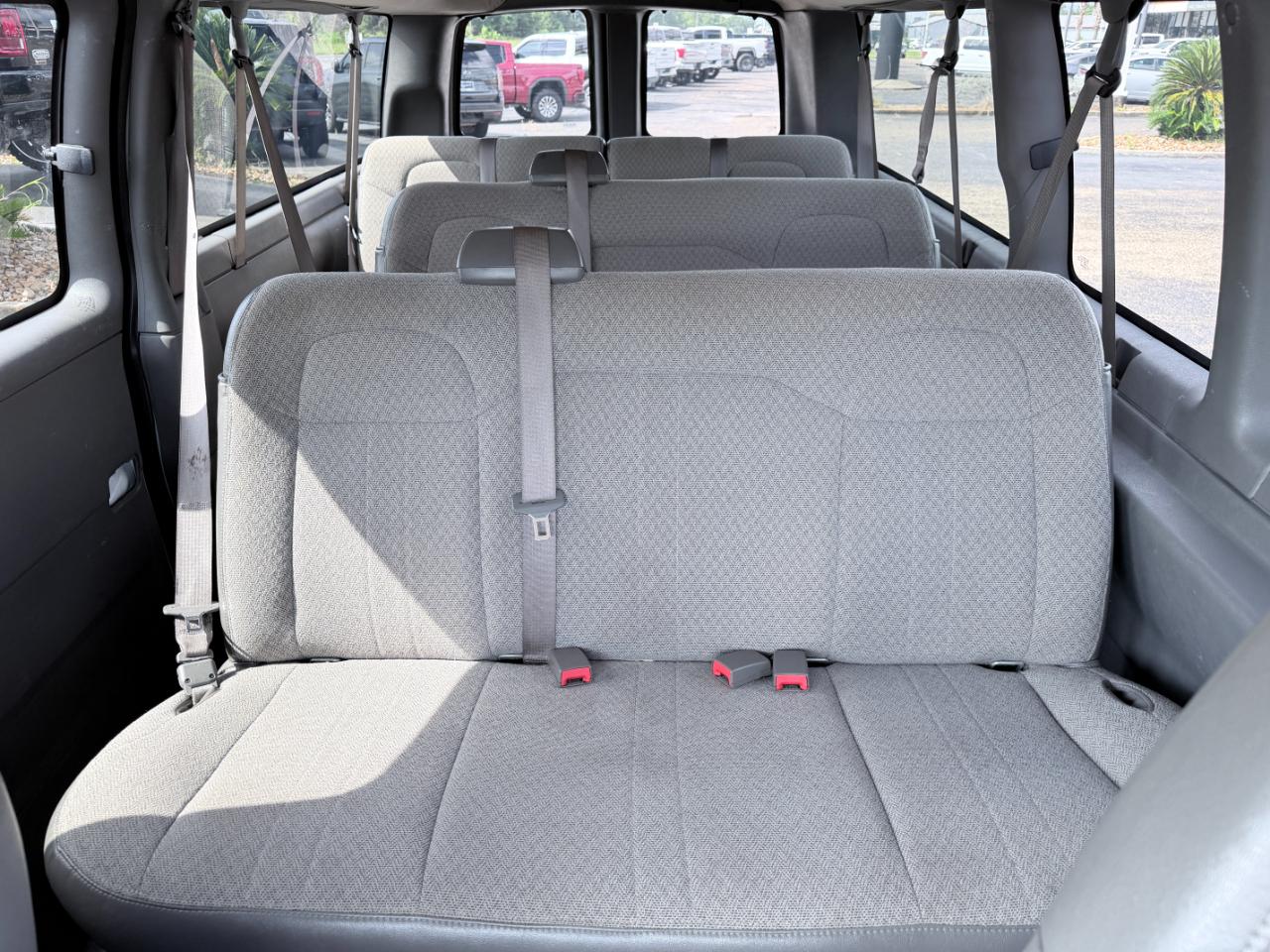 Chevrolet Express Passenger RWD 3500 155" LT 2021