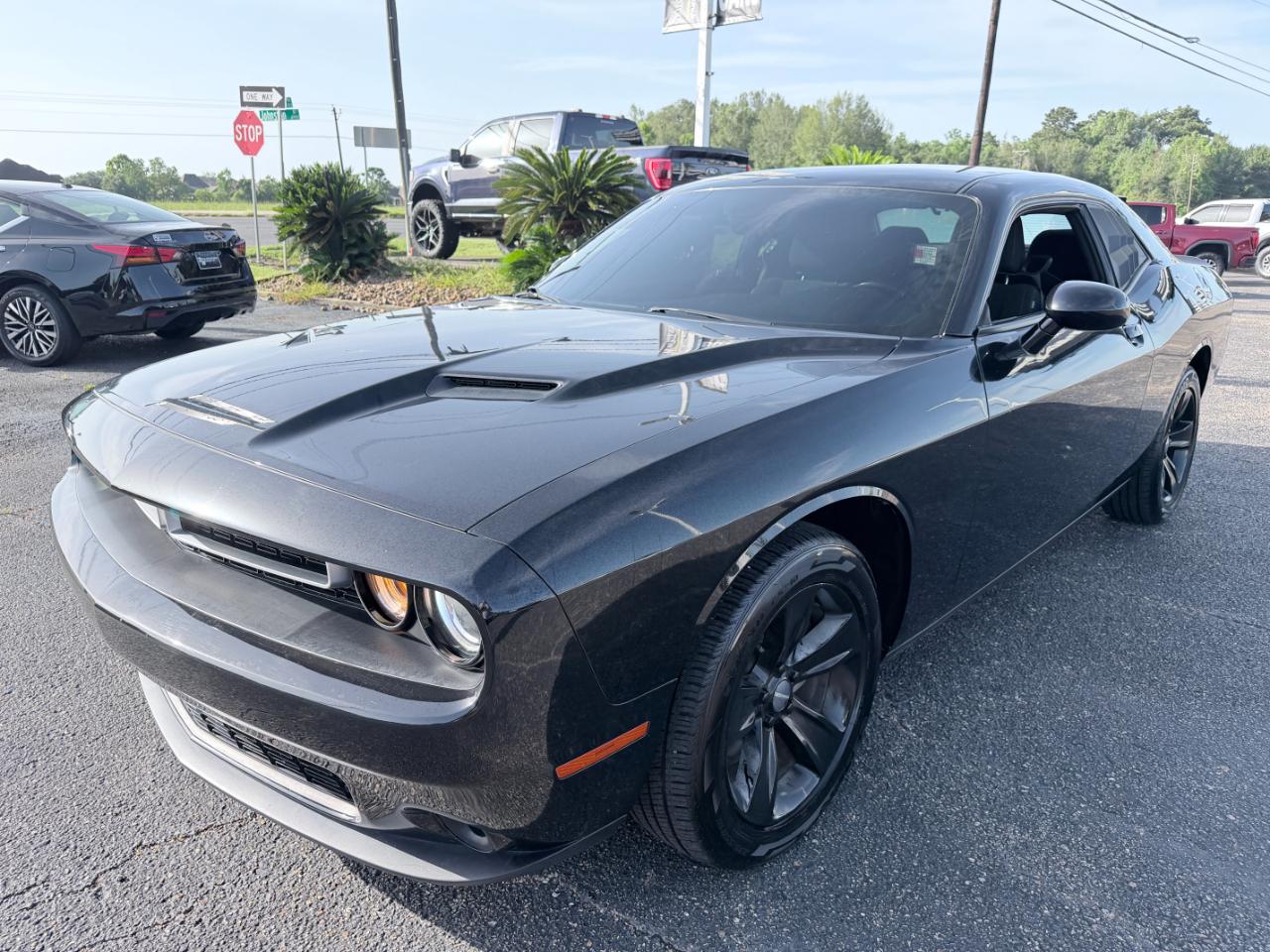 Dodge Challenger SXT RWD 2023