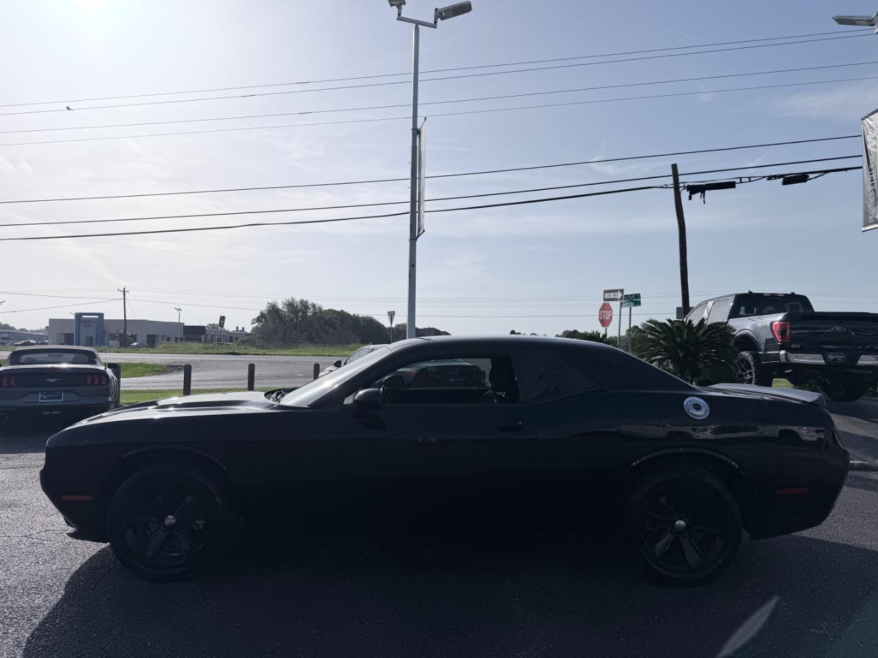 Dodge Challenger SXT RWD 2023