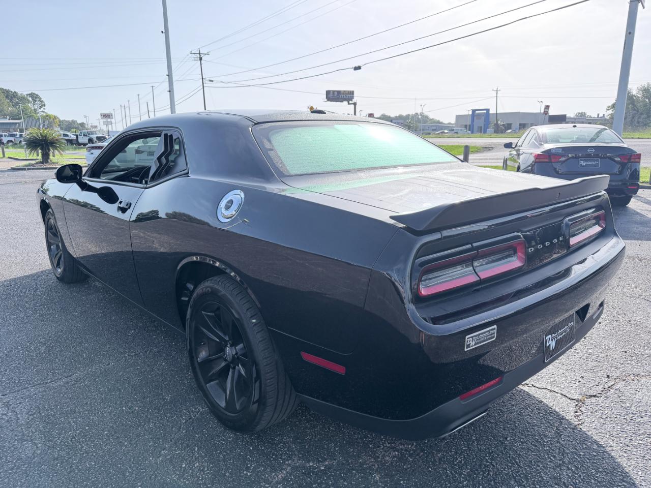 Dodge Challenger SXT RWD 2023