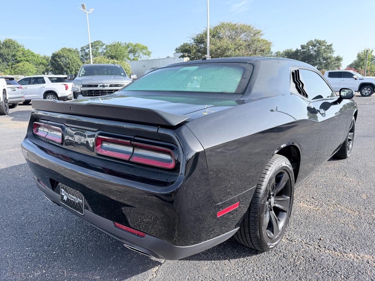 Dodge Challenger SXT RWD 2023