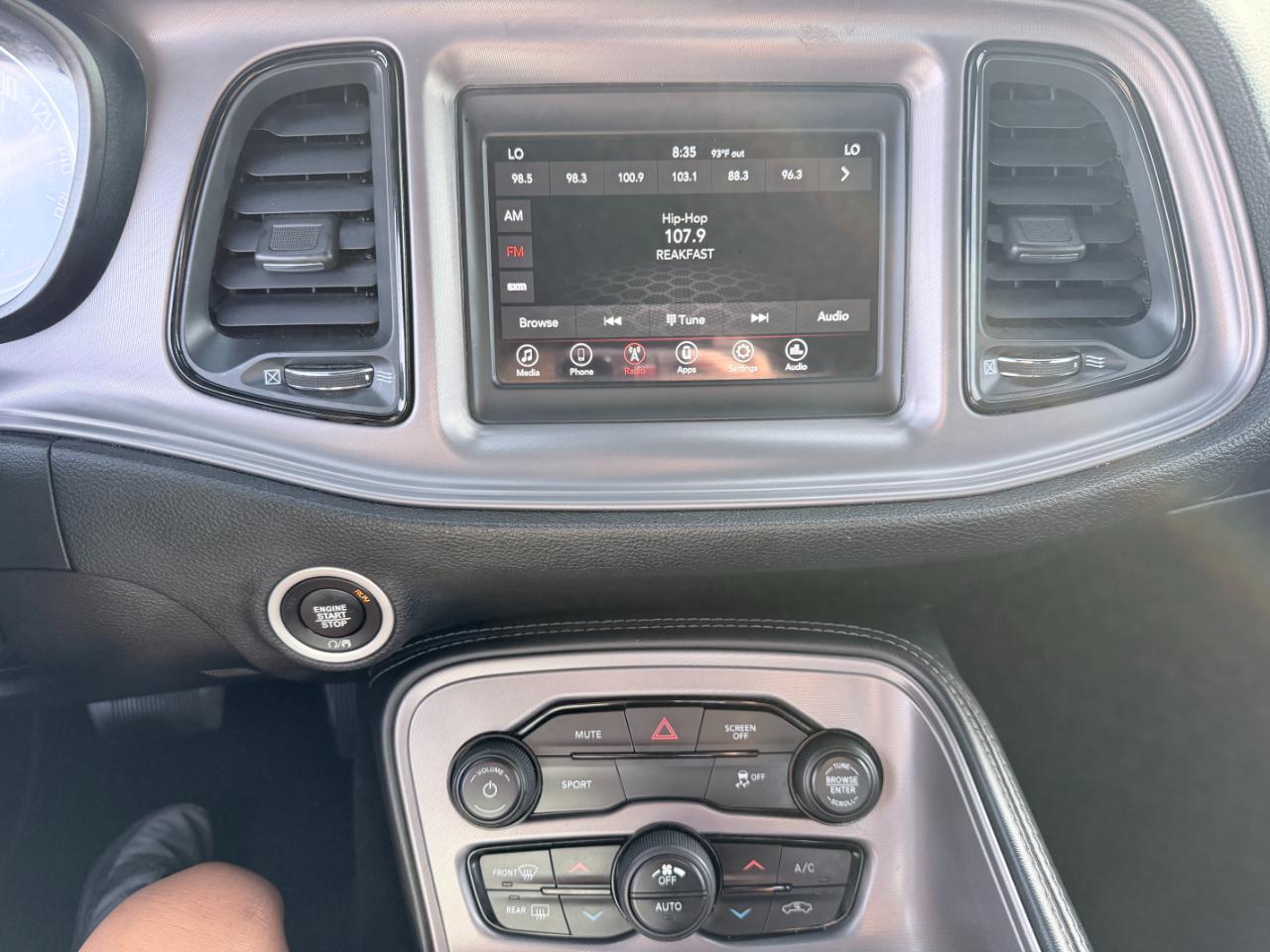 Dodge Challenger SXT RWD 2023