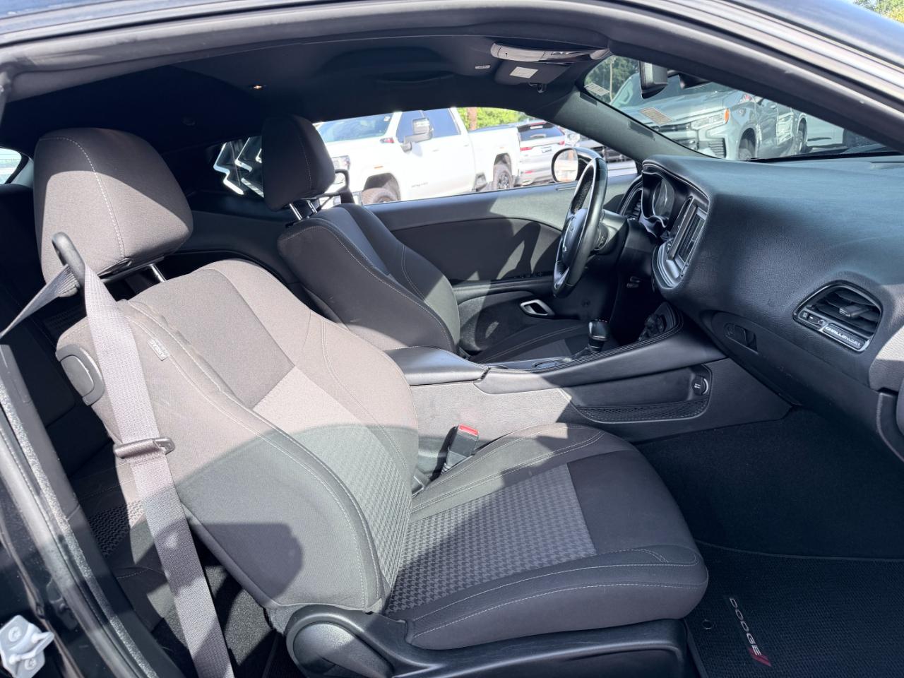 Dodge Challenger SXT RWD 2023