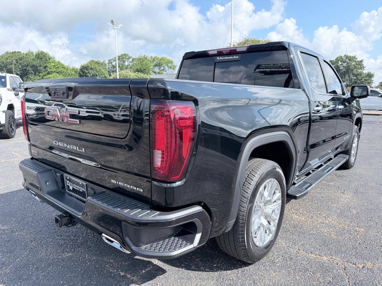 GMC Sierra 1500 2WD Crew Cab 147" Denali 2024