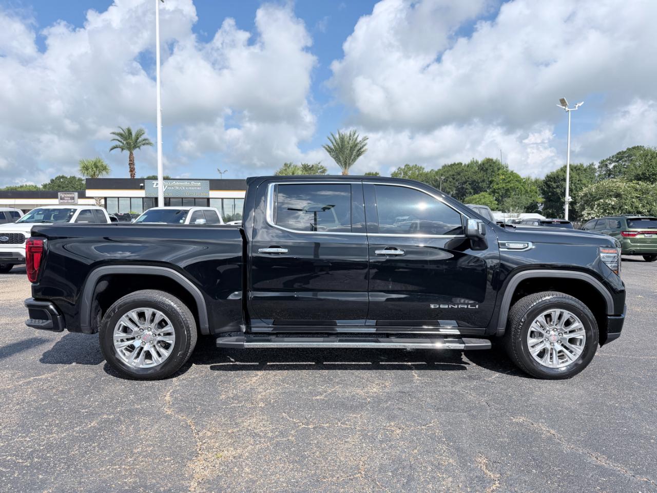 GMC Sierra 1500 2WD Crew Cab 147" Denali 2024
