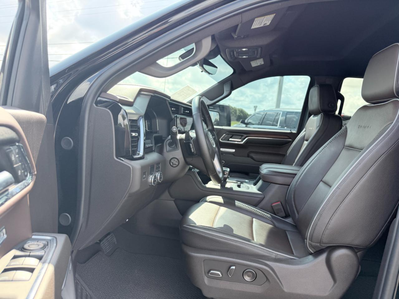 GMC Sierra 1500 2WD Crew Cab 147" Denali 2024