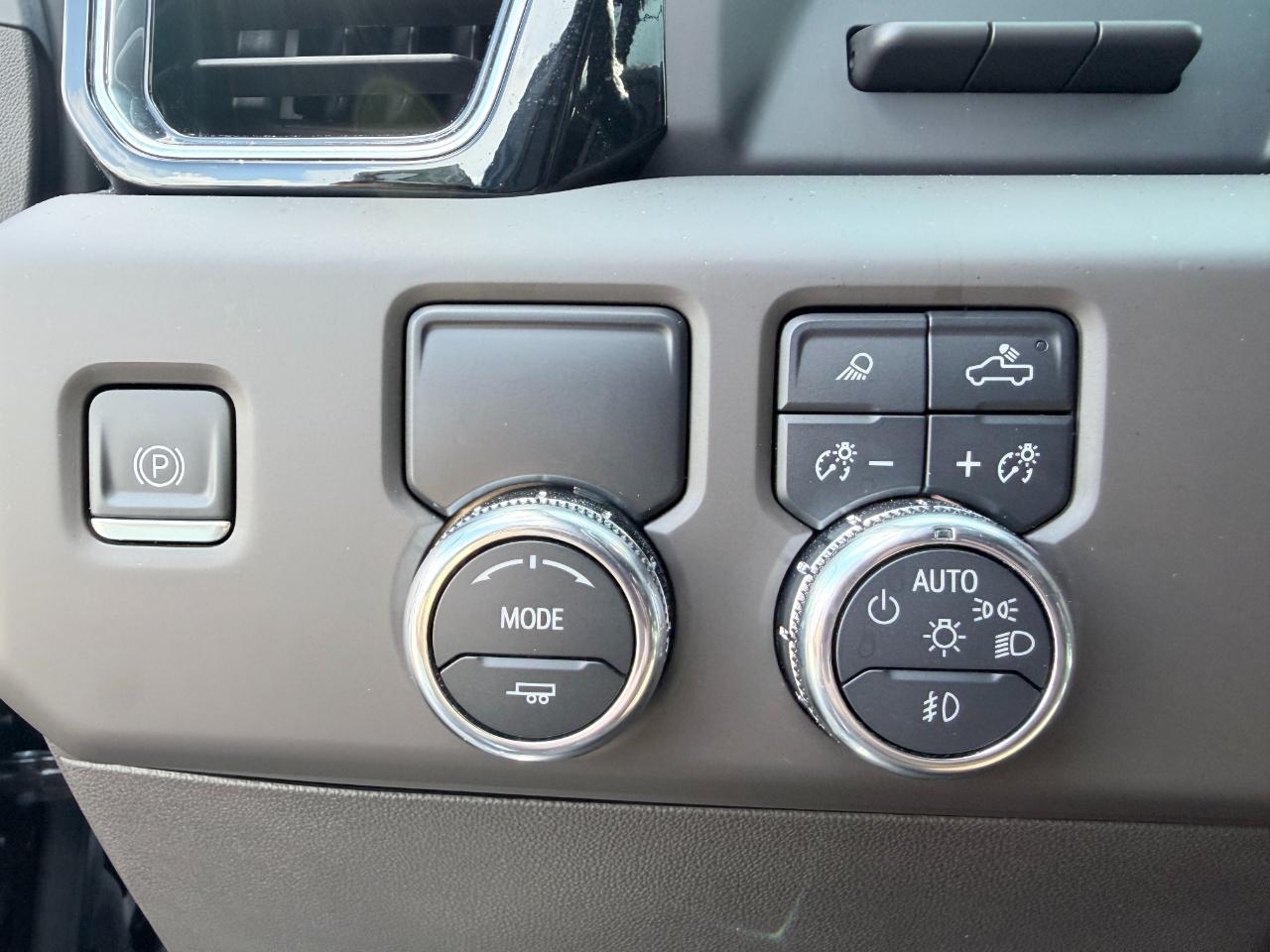 GMC Sierra 1500 2WD Crew Cab 147" Denali 2024