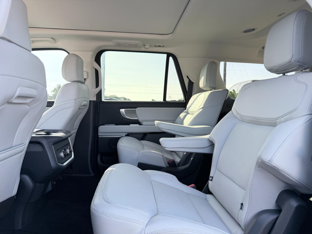 Ford Expedition Max Platinum 4x4 2025