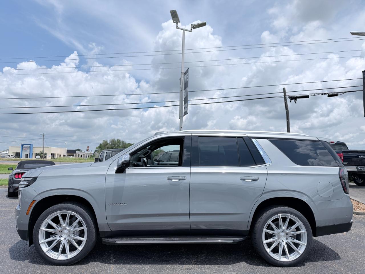Chevrolet Tahoe 2WD 4dr Premier 2025