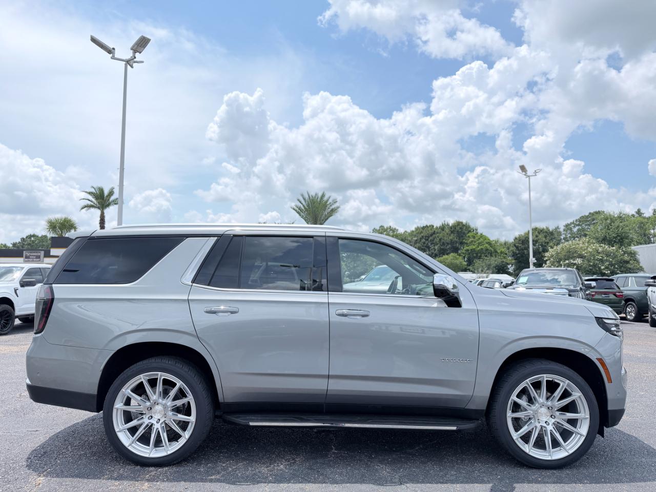 Chevrolet Tahoe 2WD 4dr Premier 2025