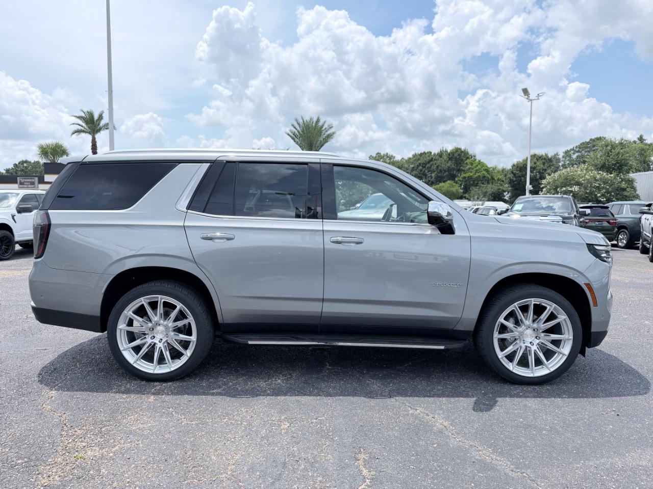 Chevrolet Tahoe 2WD 4dr Premier 2025