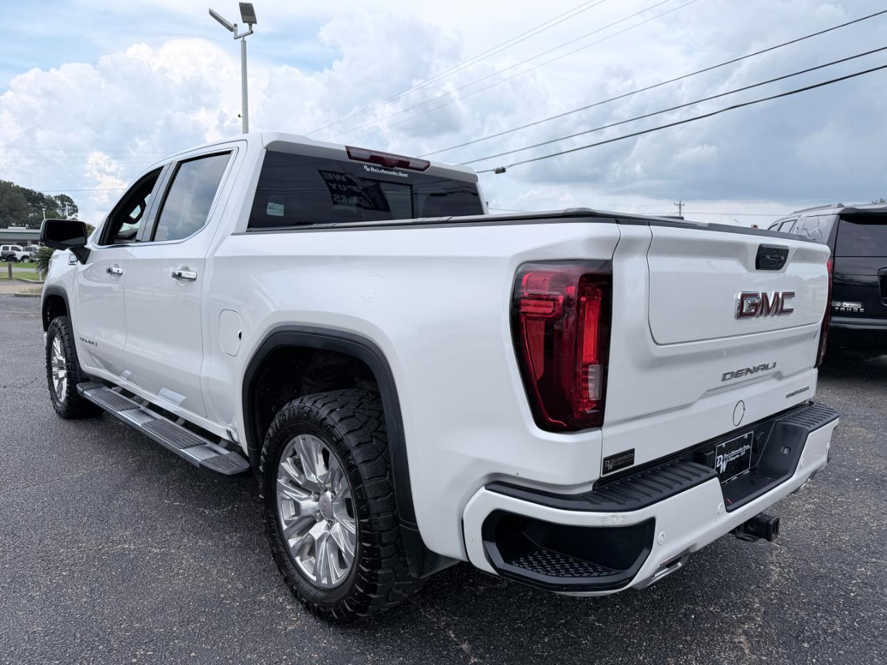 GMC Sierra 1500 4WD Crew Cab 147" Denali 2025