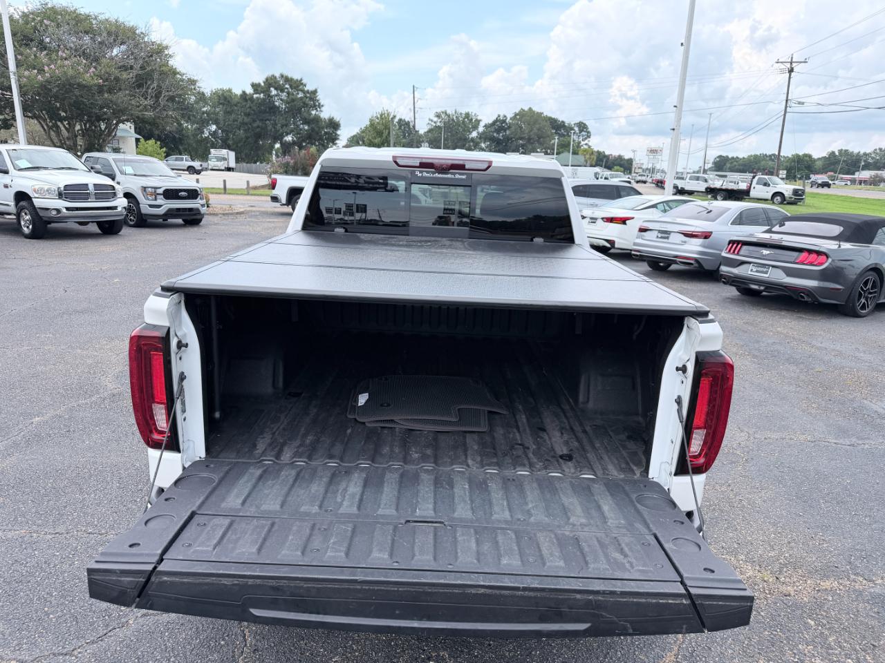 GMC Sierra 1500 4WD Crew Cab 147" Denali 2025