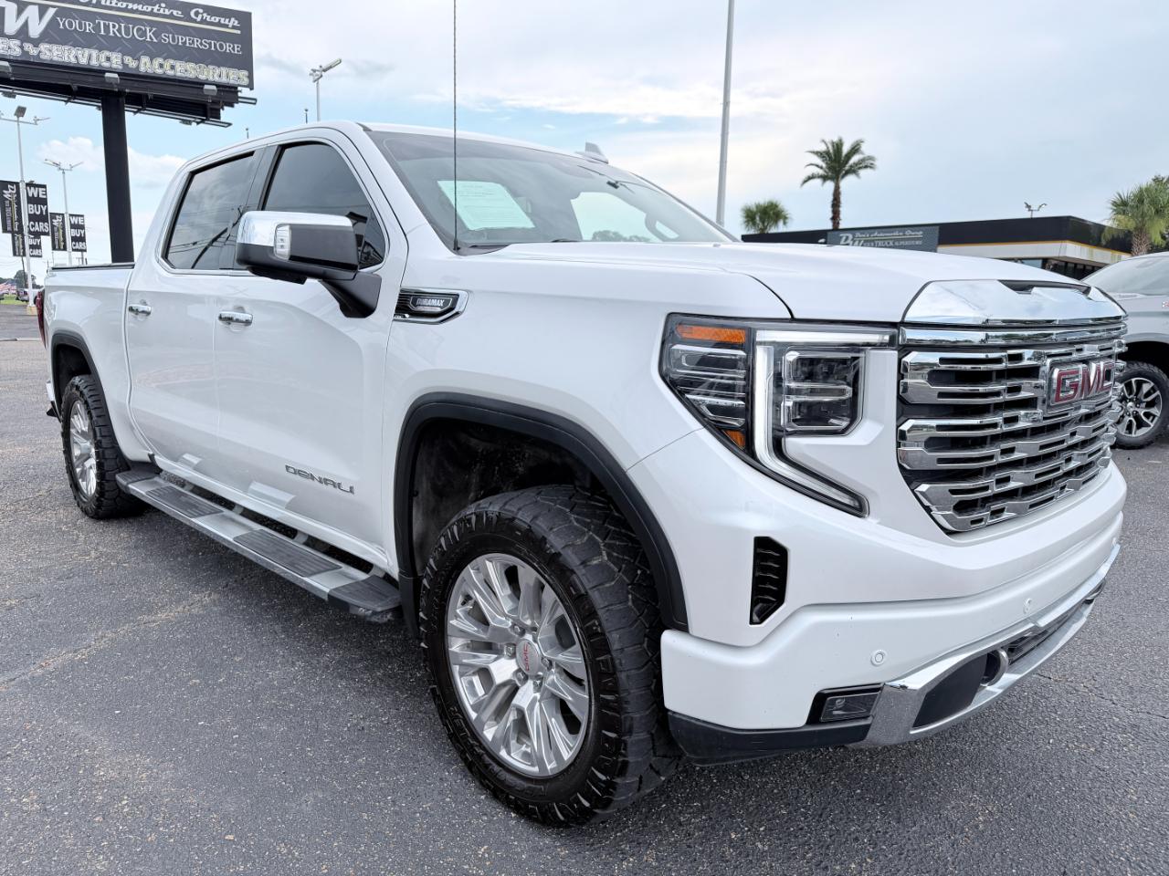 GMC Sierra 1500 4WD Crew Cab 147" Denali 2025