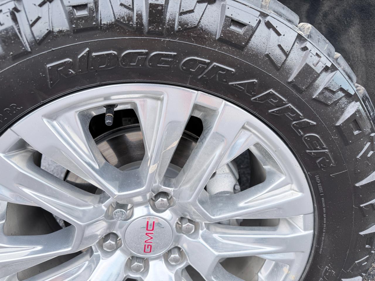 GMC Sierra 1500 4WD Crew Cab 147" Denali 2025