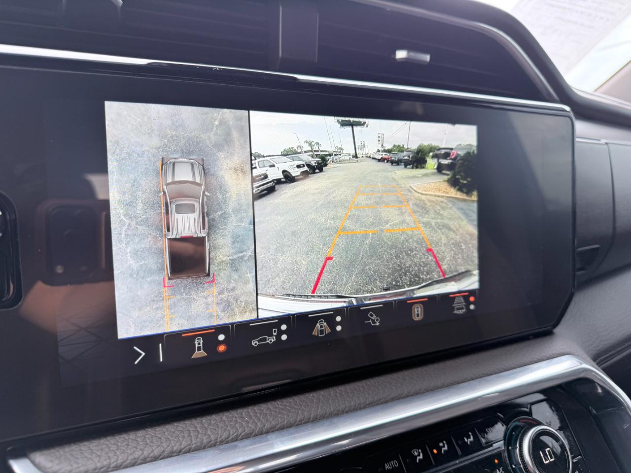 GMC Sierra 1500 4WD Crew Cab 147" Denali 2025