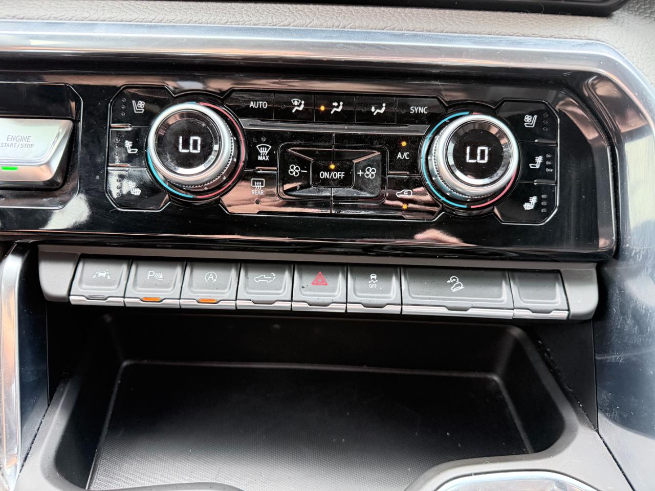 GMC Sierra 1500 4WD Crew Cab 147" Denali 2025