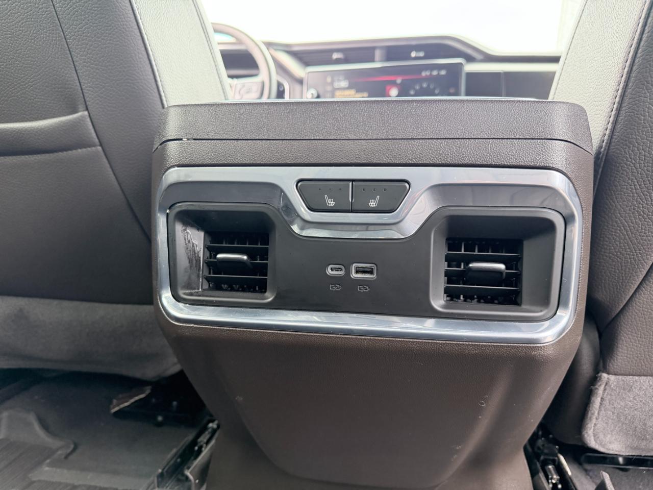 GMC Sierra 1500 4WD Crew Cab 147" Denali 2025