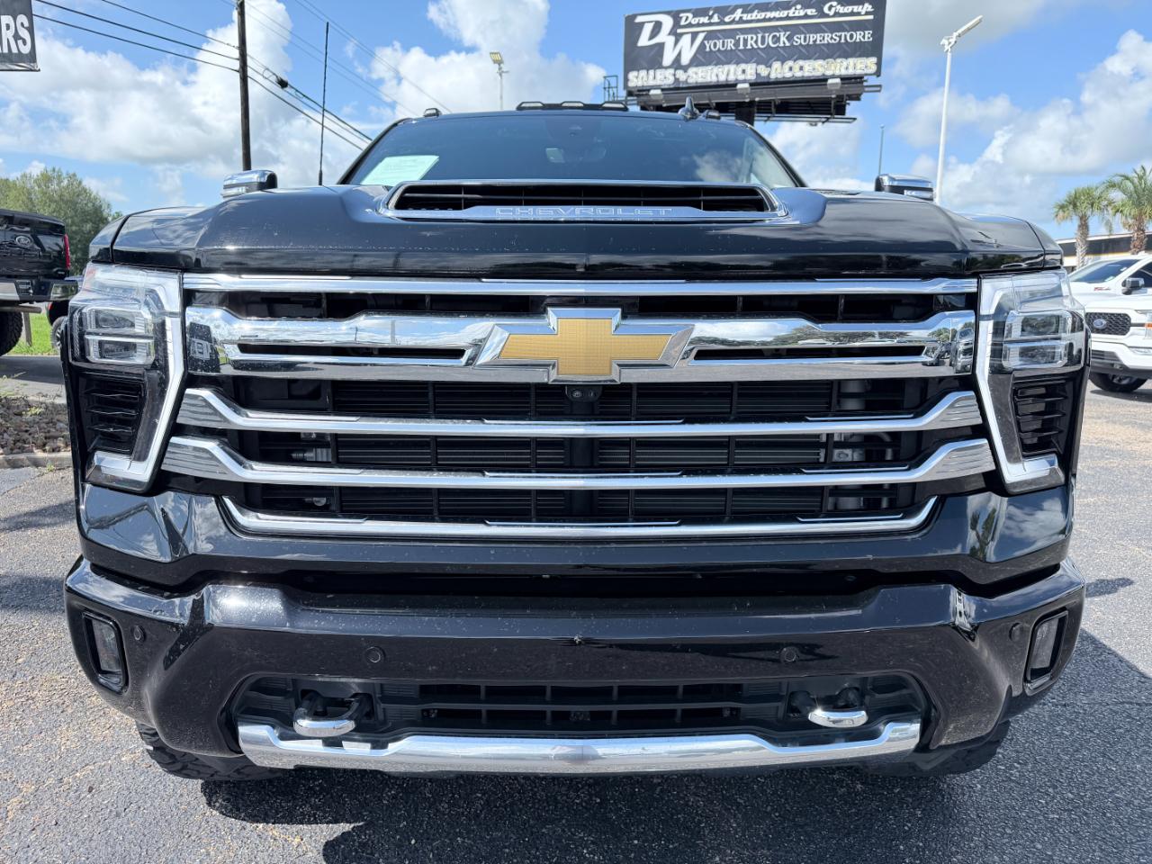 Chevrolet Silverado 2500HD 4WD Crew Cab 159" High Country 2024