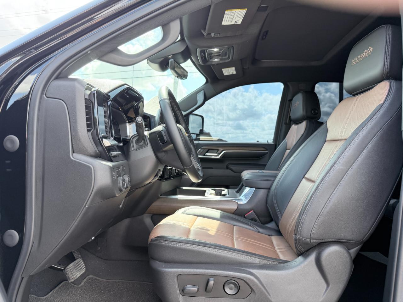 Chevrolet Silverado 2500HD 4WD Crew Cab 159" High Country 2024