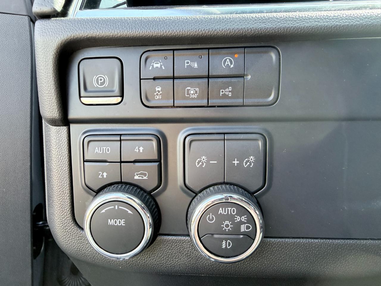 Chevrolet Tahoe 4WD 4dr Premier 2025