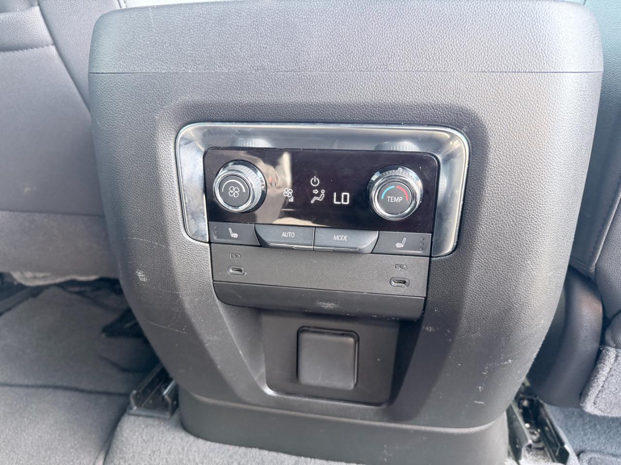 Chevrolet Tahoe 4WD 4dr Premier 2025