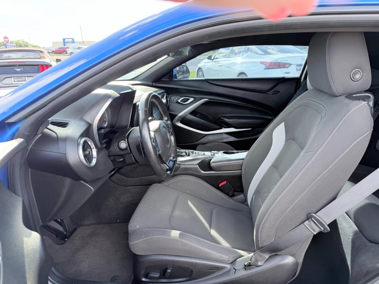 Chevrolet Camaro 2dr Cpe 1LT 2018