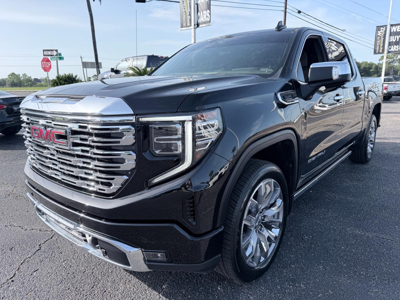 GMC Sierra 1500 4WD Crew Cab 147" Denali 2024