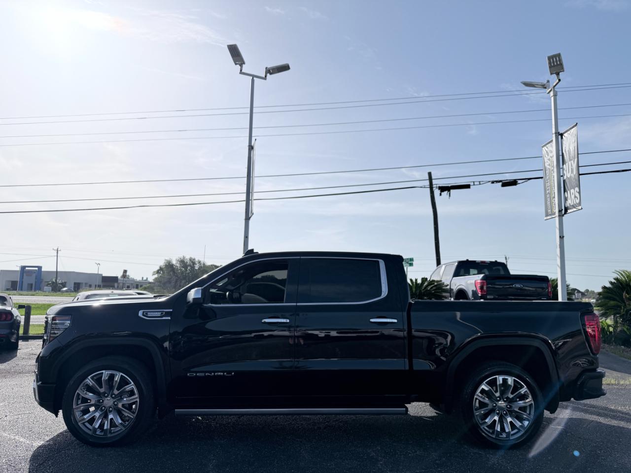 GMC Sierra 1500 4WD Crew Cab 147" Denali 2024