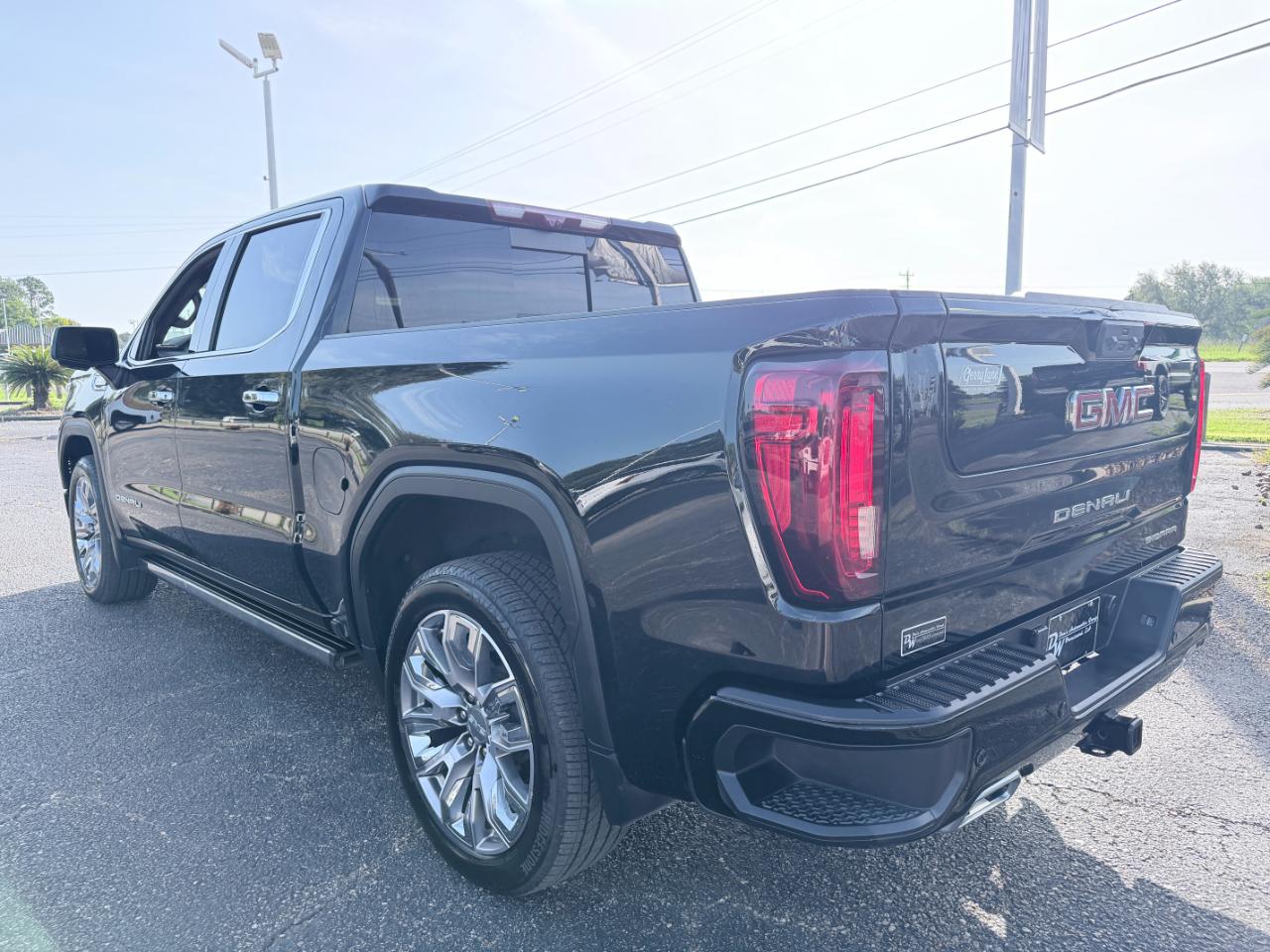 GMC Sierra 1500 4WD Crew Cab 147" Denali 2024