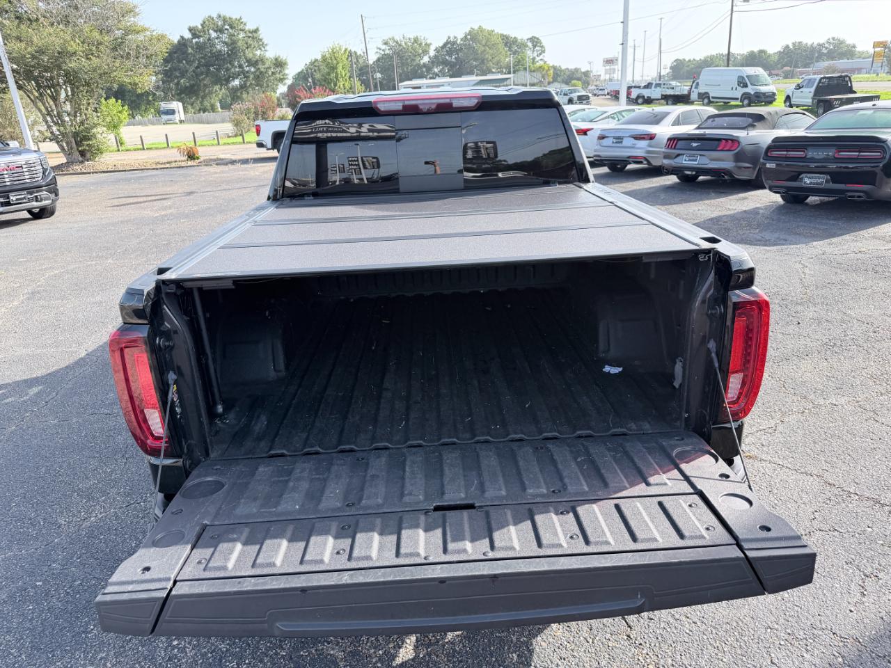 GMC Sierra 1500 4WD Crew Cab 147" Denali 2024