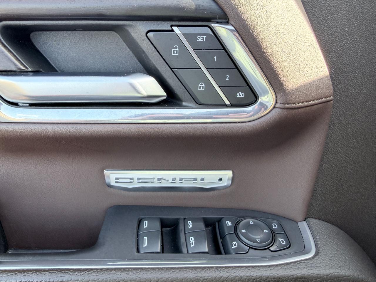 GMC Sierra 1500 4WD Crew Cab 147" Denali 2024