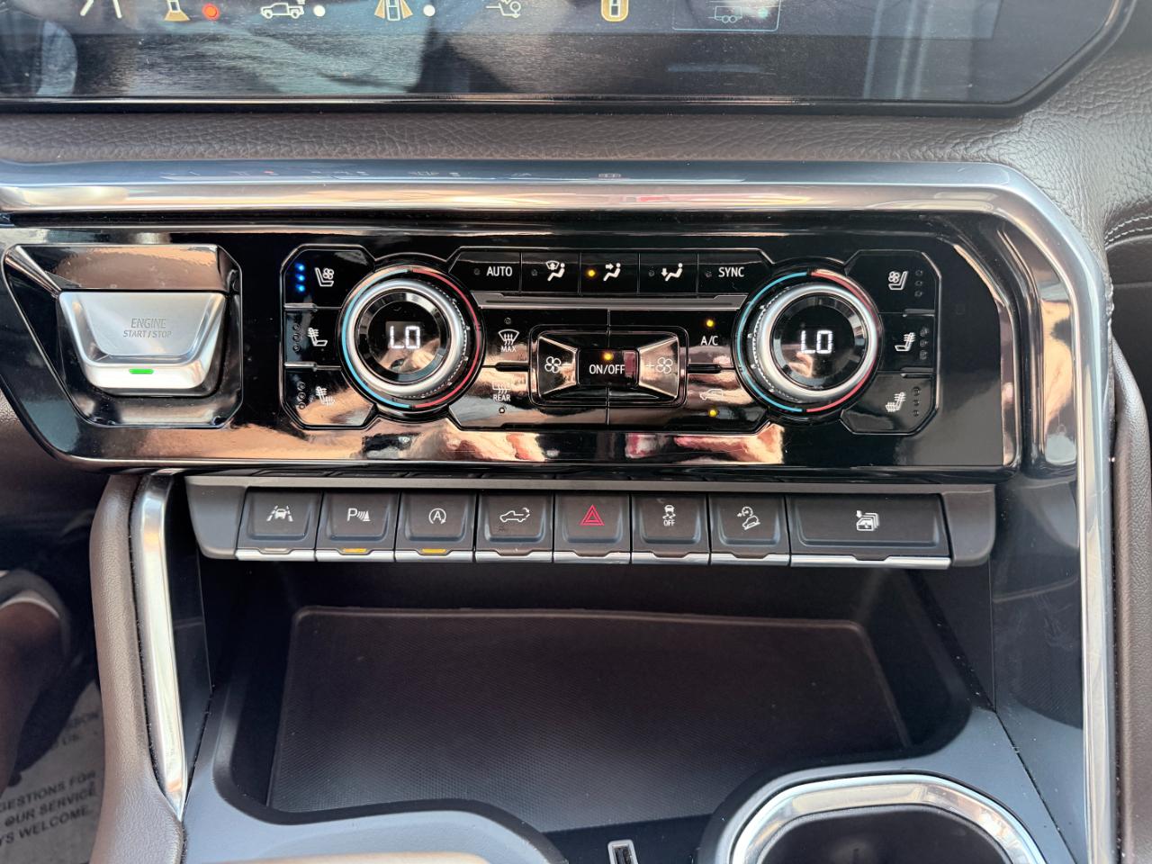 GMC Sierra 1500 4WD Crew Cab 147" Denali 2024