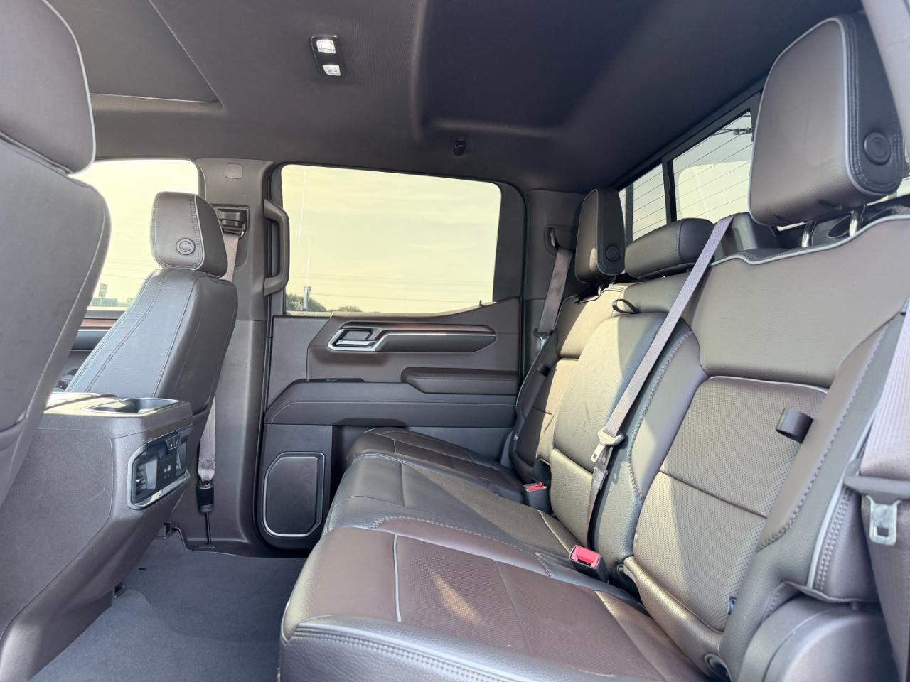 GMC Sierra 1500 4WD Crew Cab 147" Denali 2024