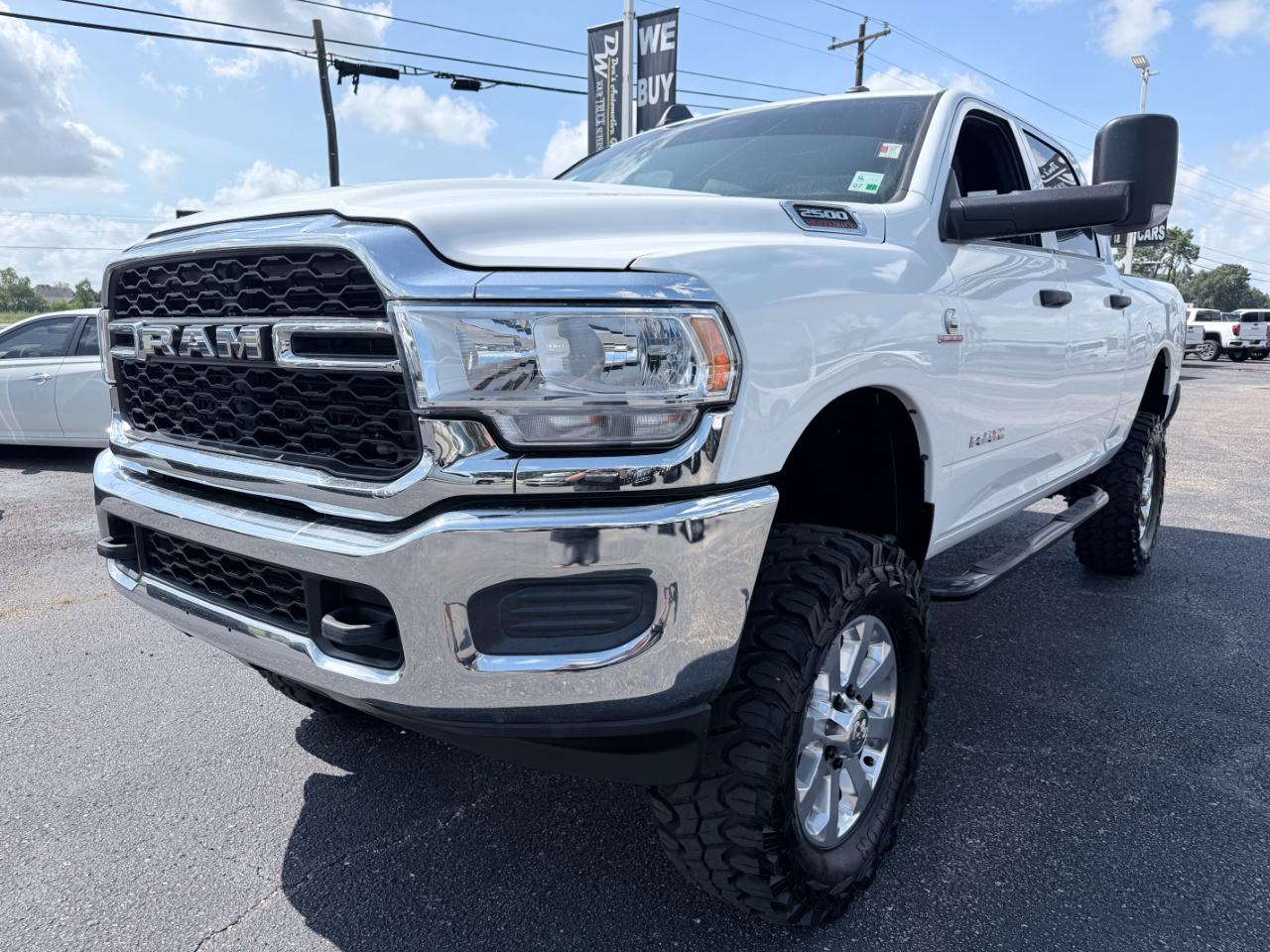 RAM 2500 Tradesman 4x4 Crew Cab 6'4" Box 2022