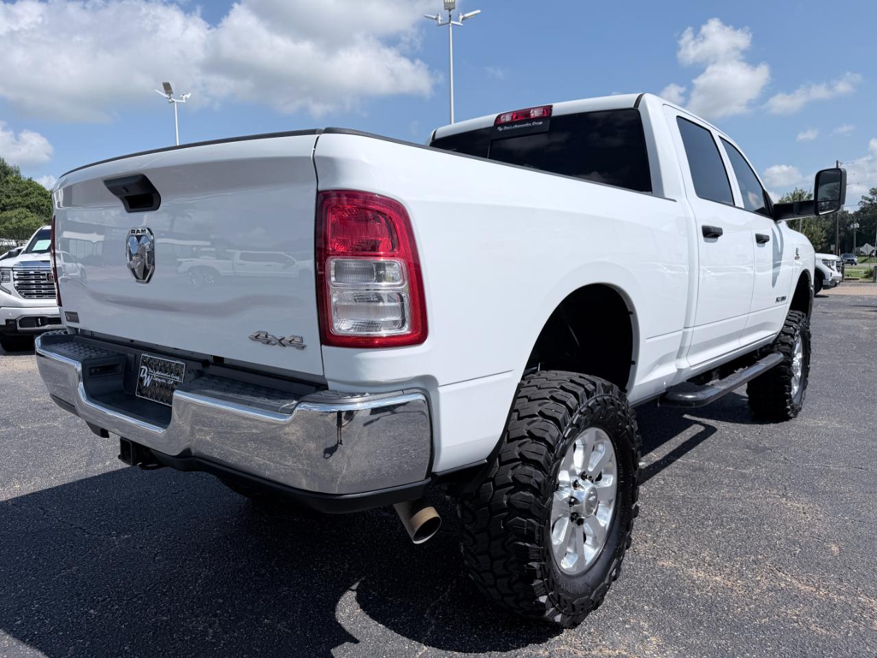RAM 2500 Tradesman 4x4 Crew Cab 6'4" Box 2022