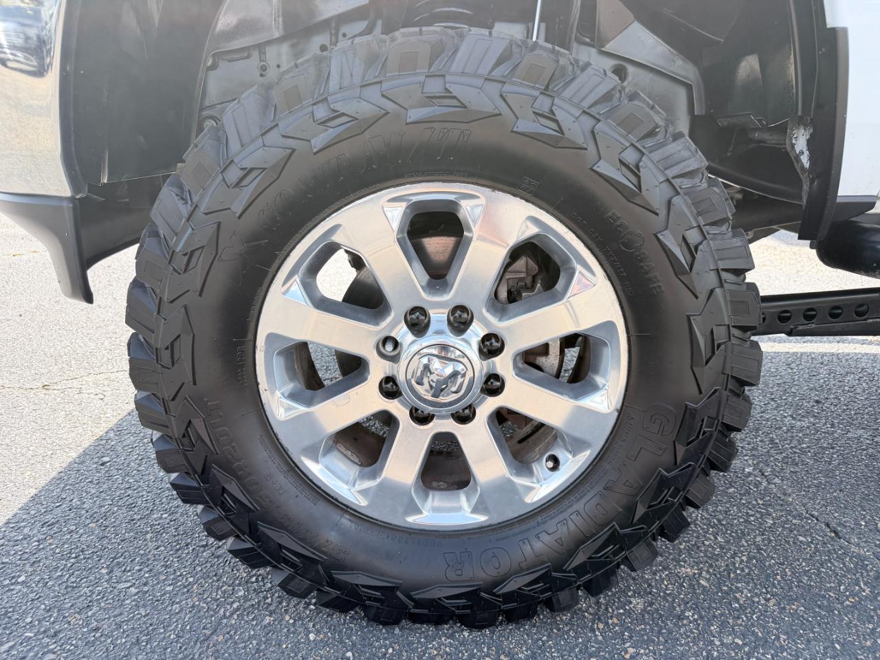 RAM 2500 Tradesman 4x4 Crew Cab 6'4" Box 2022