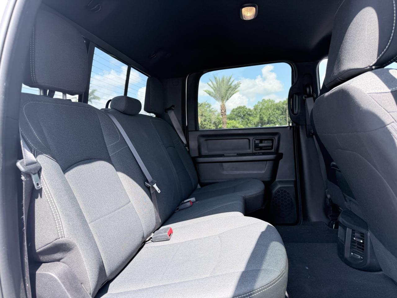 RAM 2500 Tradesman 4x4 Crew Cab 6'4" Box 2022