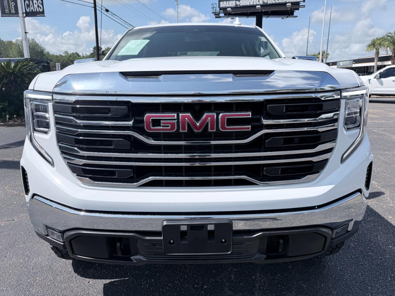GMC Sierra 1500 4WD Crew Cab 147" SLT 2026