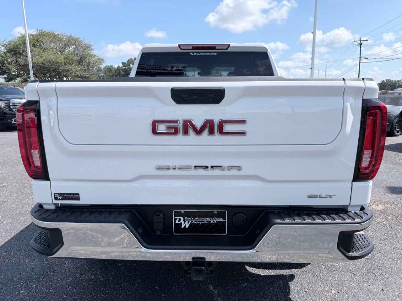 GMC Sierra 1500 4WD Crew Cab 147" SLT 2026