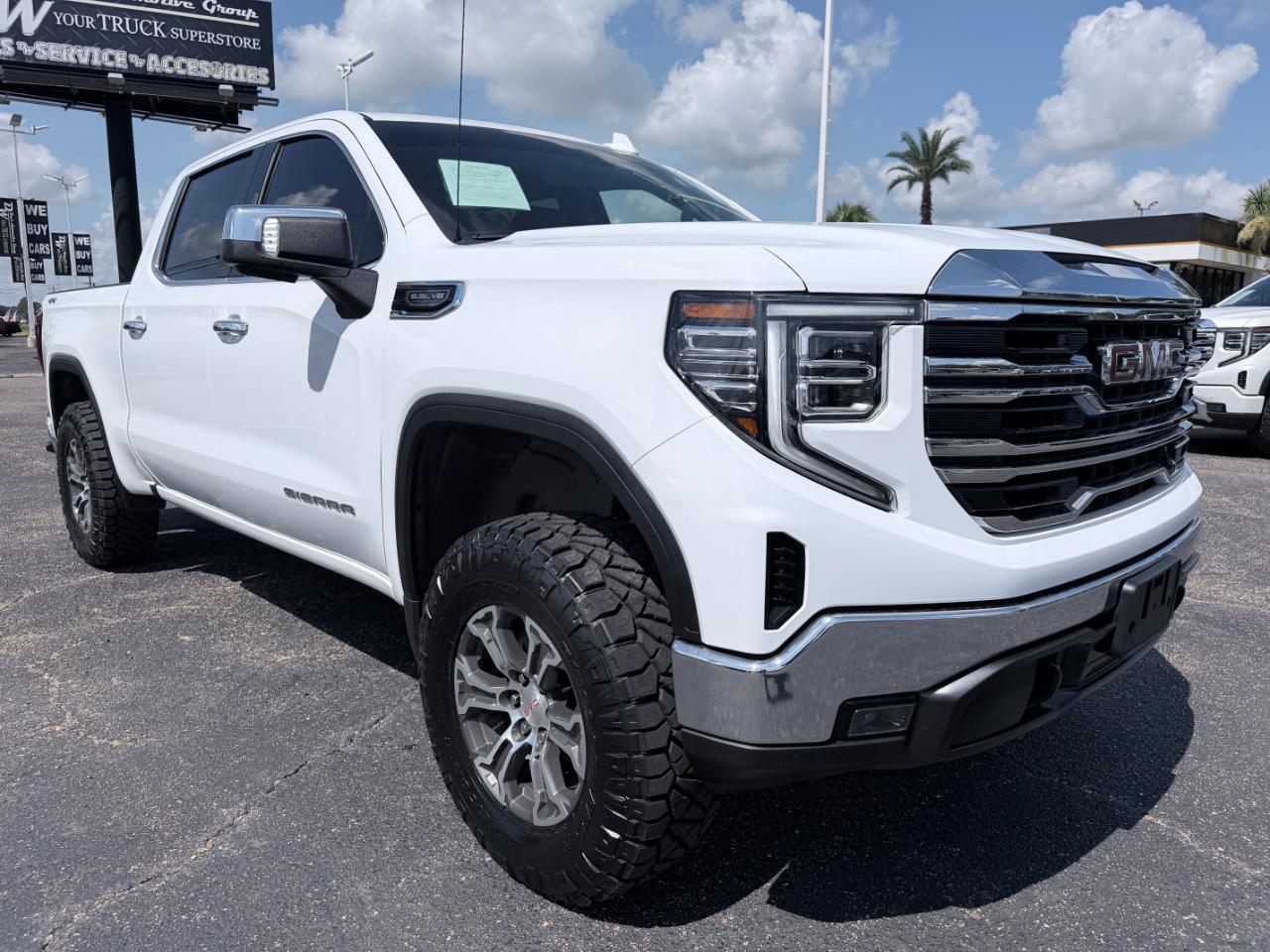 GMC Sierra 1500 4WD Crew Cab 147" SLT 2026