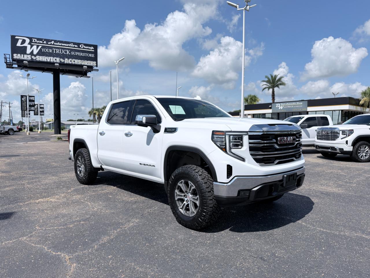 GMC Sierra 1500 4WD Crew Cab 147" SLT 2026