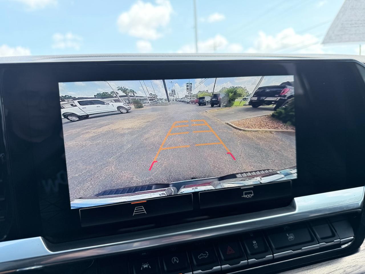 GMC Sierra 1500 4WD Crew Cab 147" SLT 2026