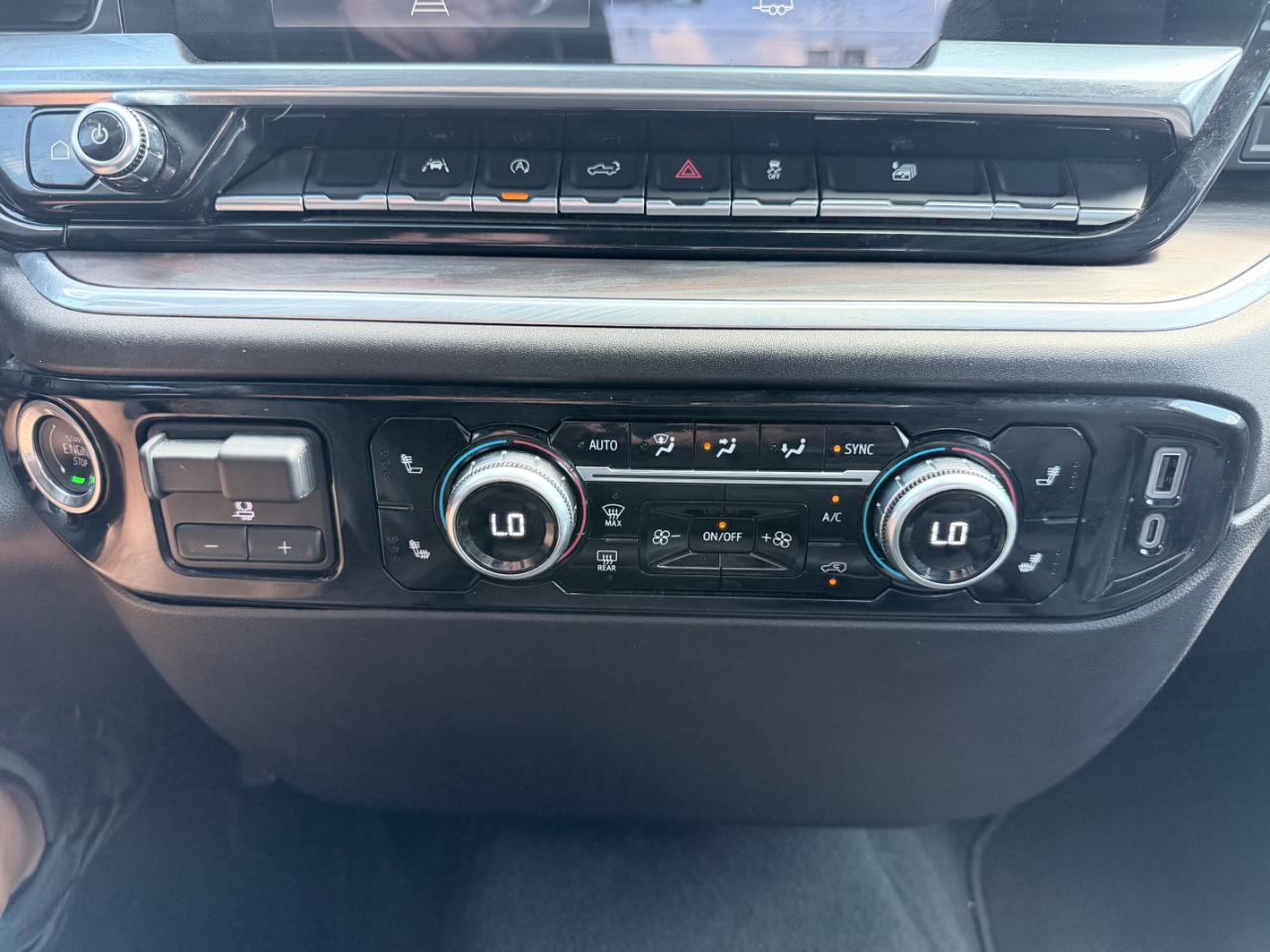 GMC Sierra 1500 4WD Crew Cab 147" SLT 2026