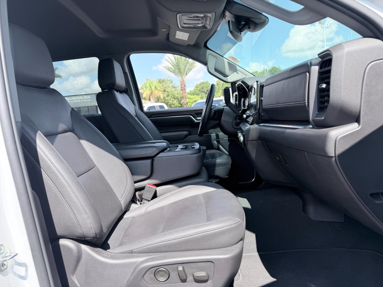 GMC Sierra 1500 4WD Crew Cab 147" SLT 2026